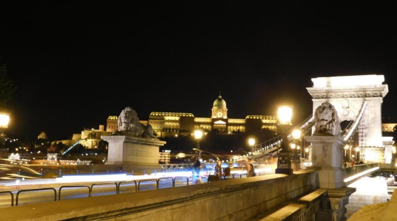 Modern, Quiet & Cozy Apartment In The Middle Of Downtown Near Danube At Fashion Street Budapest Eksteriør billede