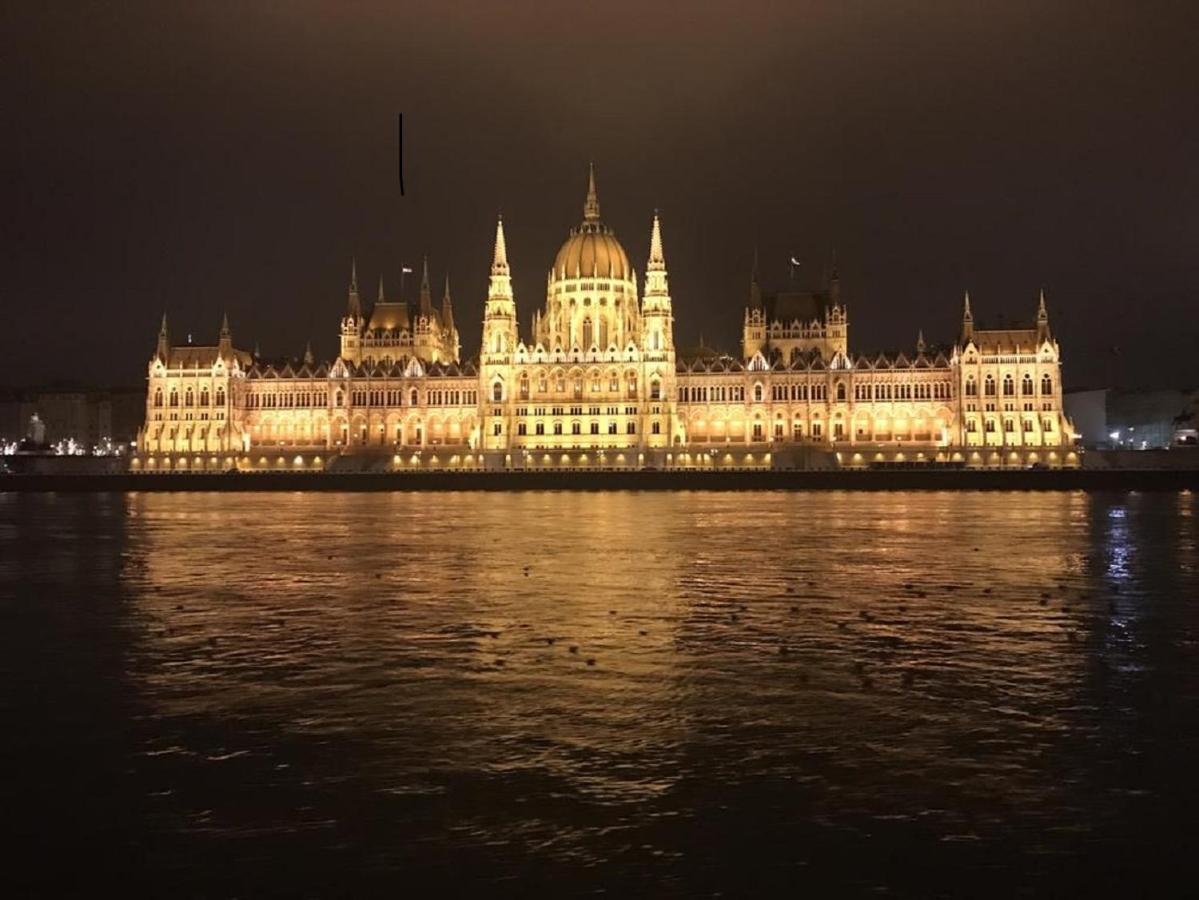 Modern, Quiet & Cozy Apartment In The Middle Of Downtown Near Danube At Fashion Street Budapest Eksteriør billede