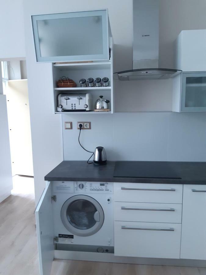 Modern, Quiet & Cozy Apartment In The Middle Of Downtown Near Danube At Fashion Street Budapest Eksteriør billede