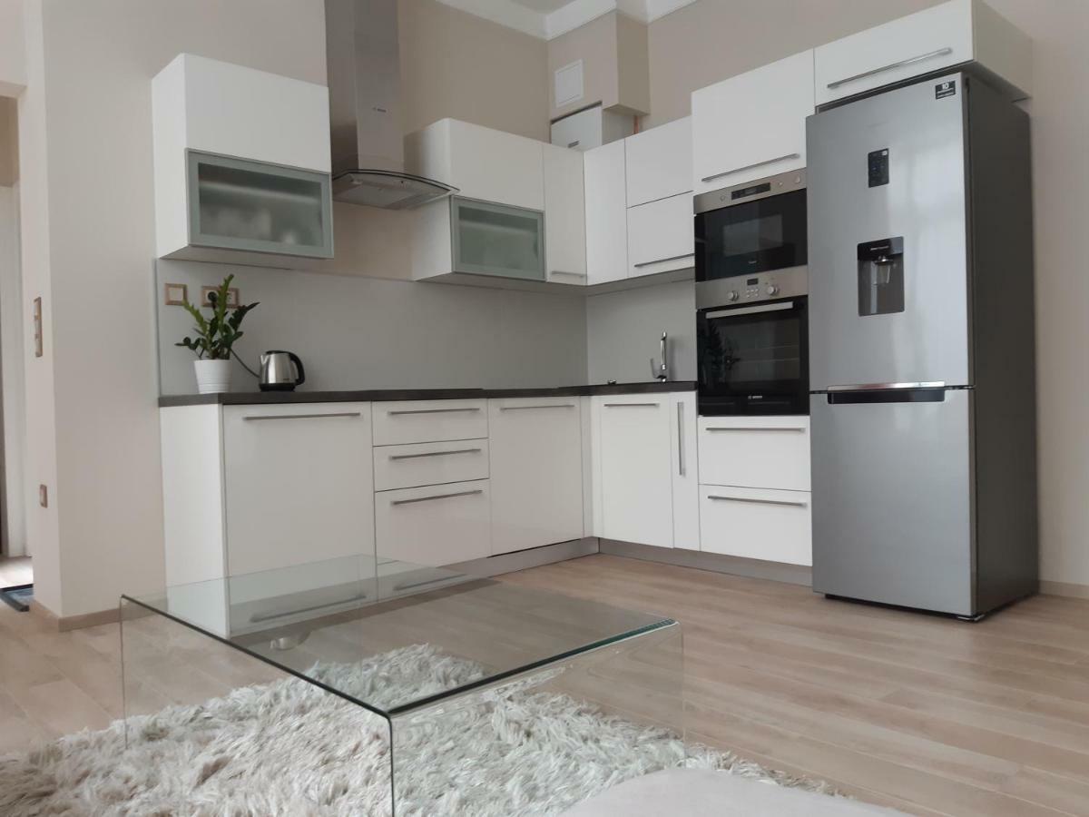 Modern, Quiet & Cozy Apartment In The Middle Of Downtown Near Danube At Fashion Street Budapest Eksteriør billede