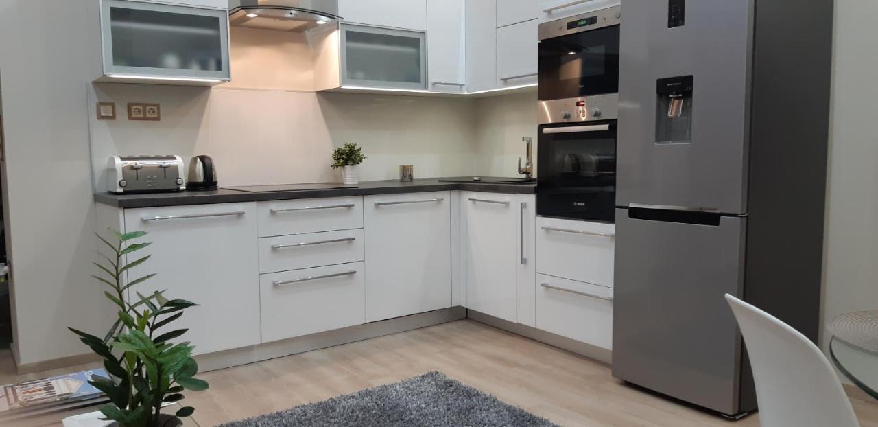 Modern, Quiet & Cozy Apartment In The Middle Of Downtown Near Danube At Fashion Street Budapest Eksteriør billede