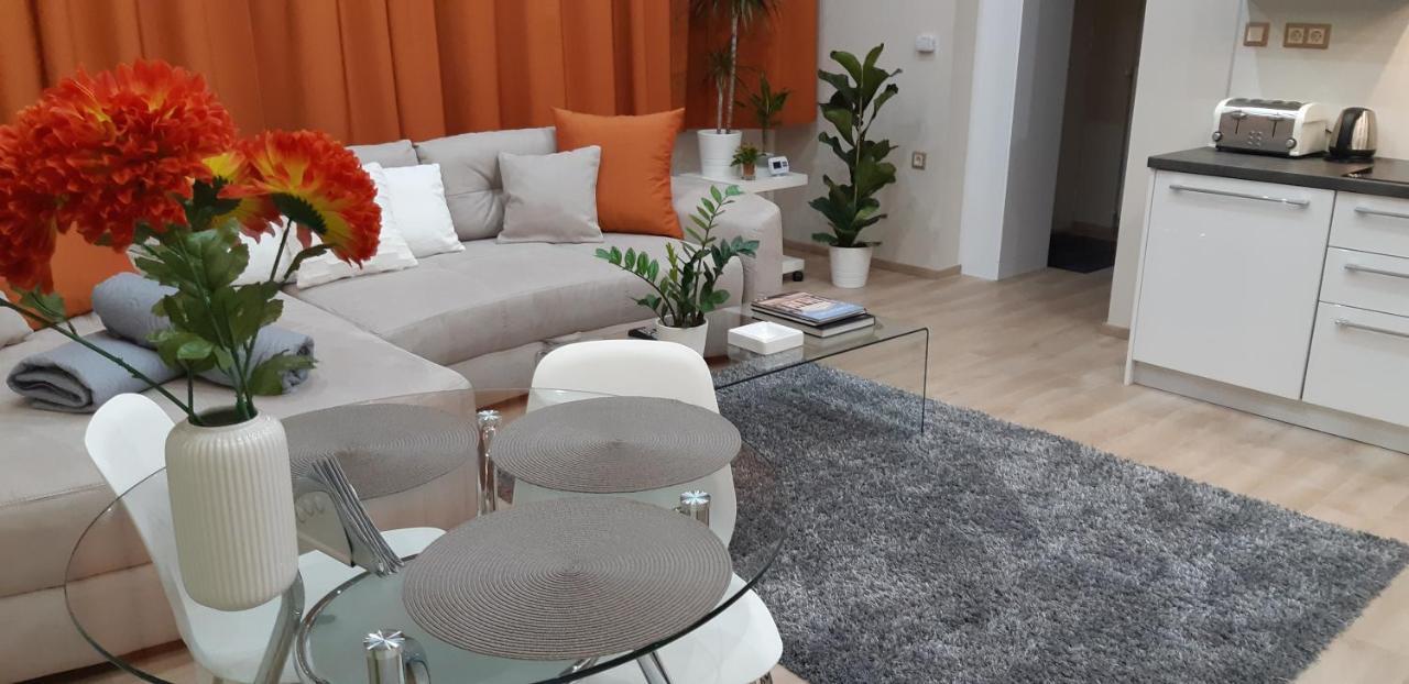 Modern, Quiet & Cozy Apartment In The Middle Of Downtown Near Danube At Fashion Street Budapest Eksteriør billede